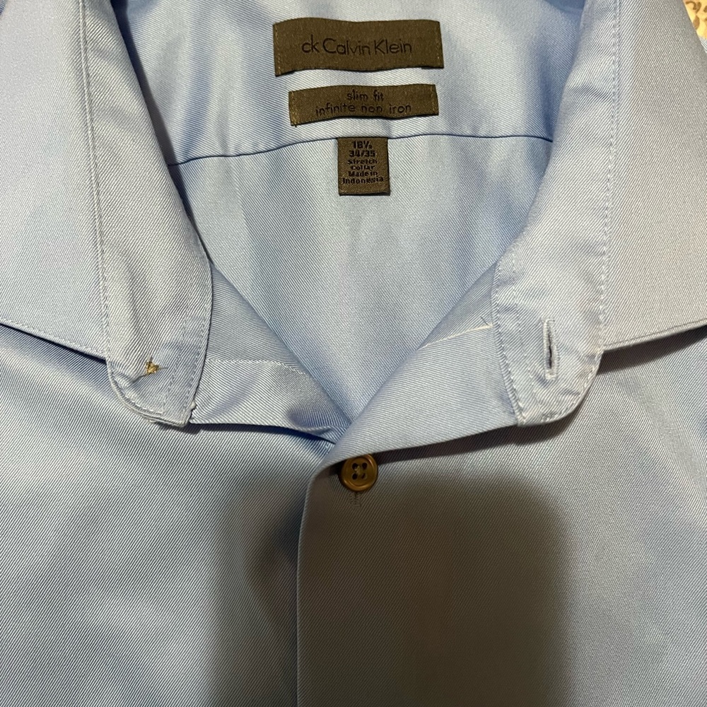 Men’s Calvin Klein long sleeve dress shirt - Picture 3 of 3